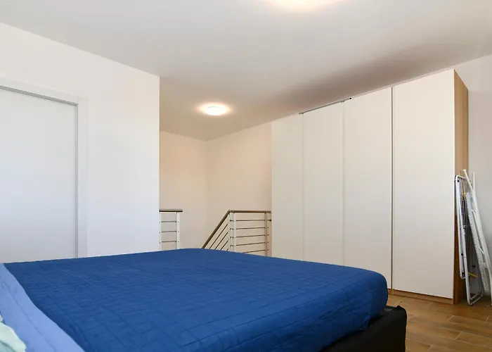 Fond. Prada-ieo Elegante Con Apartmán *
